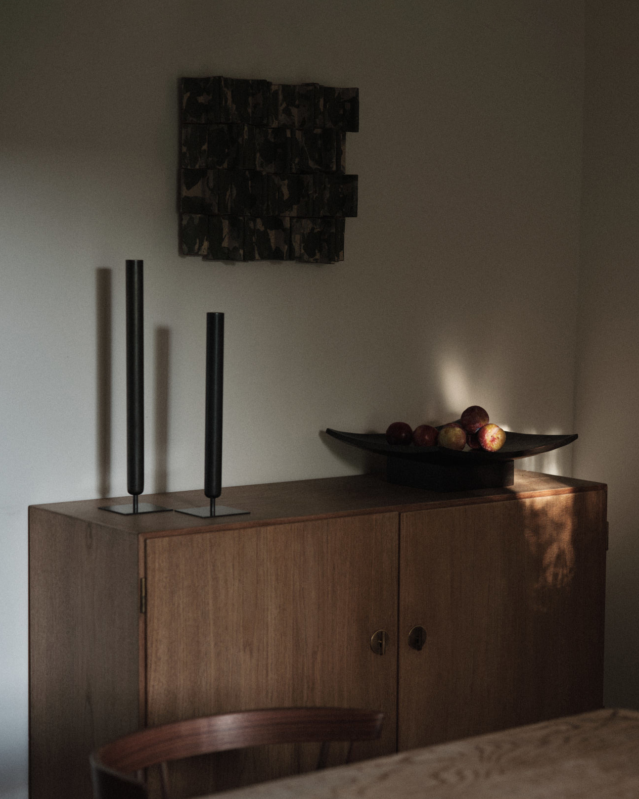 Audo_Copenhagen_Stance_Vase_Bronzed_Brass_Styling_5