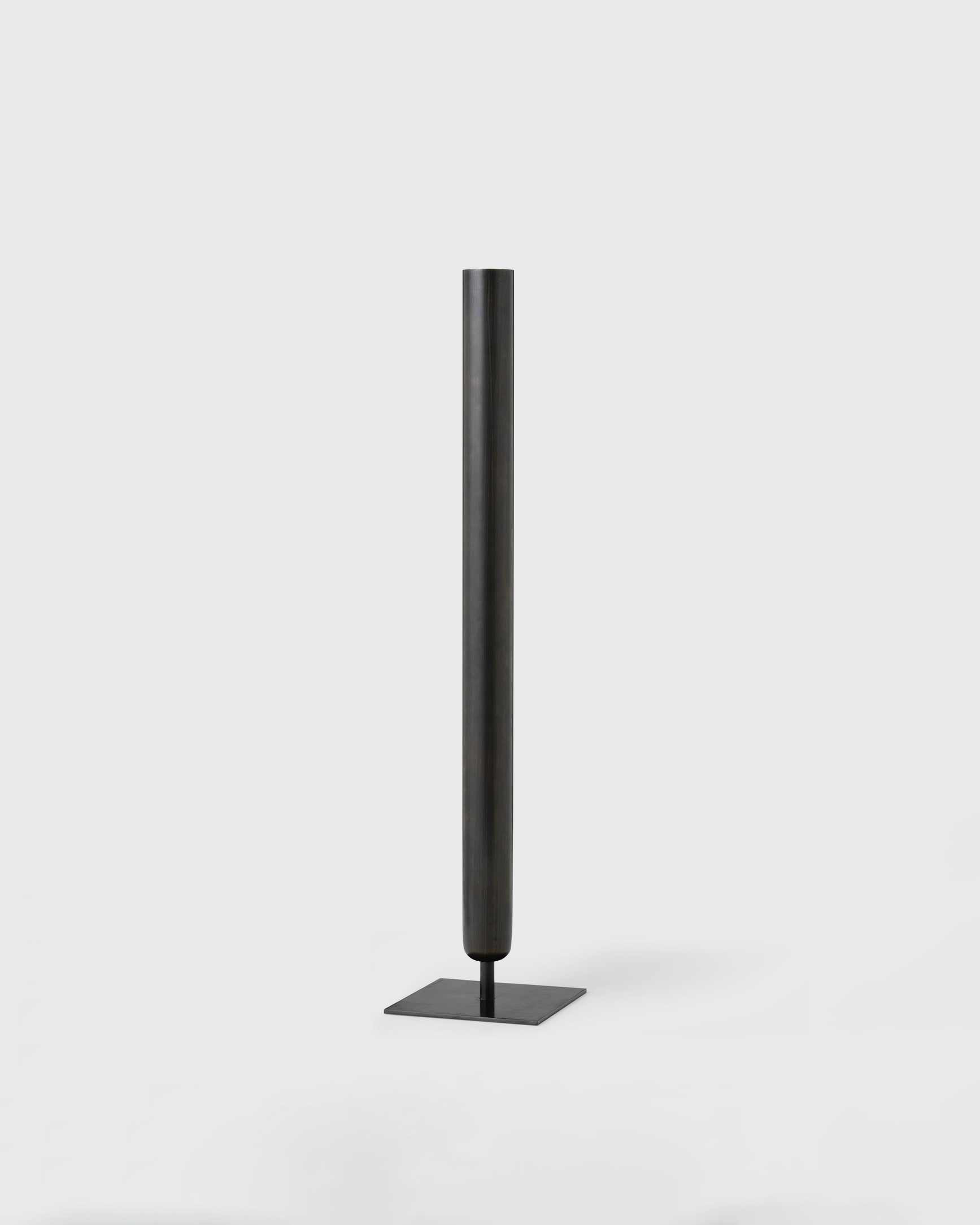 Audo_Copenhagen_Stance_Vase_H50_Bronzed_Brass_angle