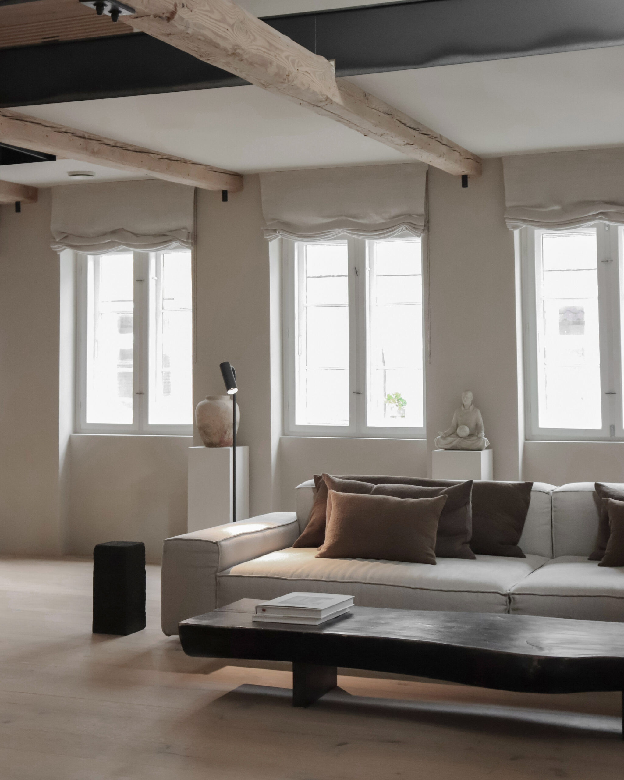 Fredsted-neowall_sofa