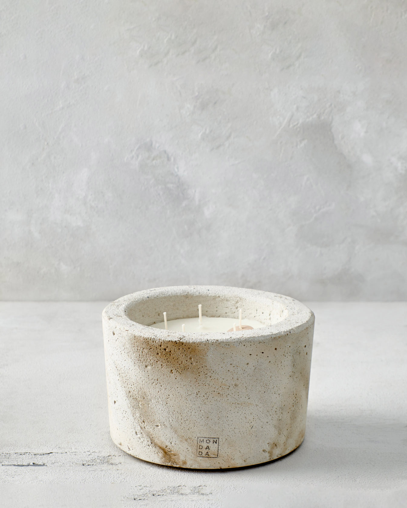 Mondada_Scented_Indoor_Candle_Large_Ecru_3