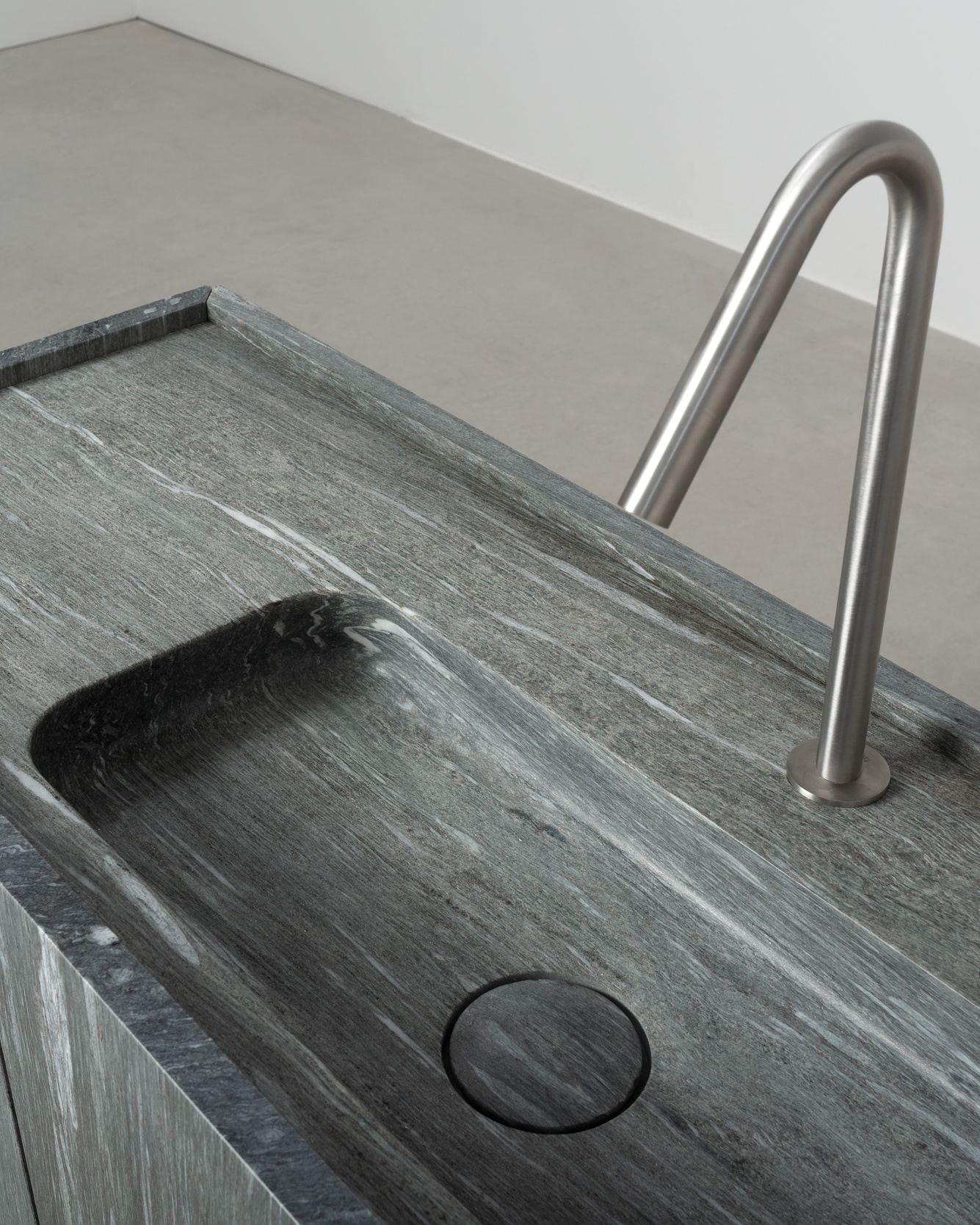 Vaselli_Bathroom Vanity Unti - Vals Stone_DAD4679