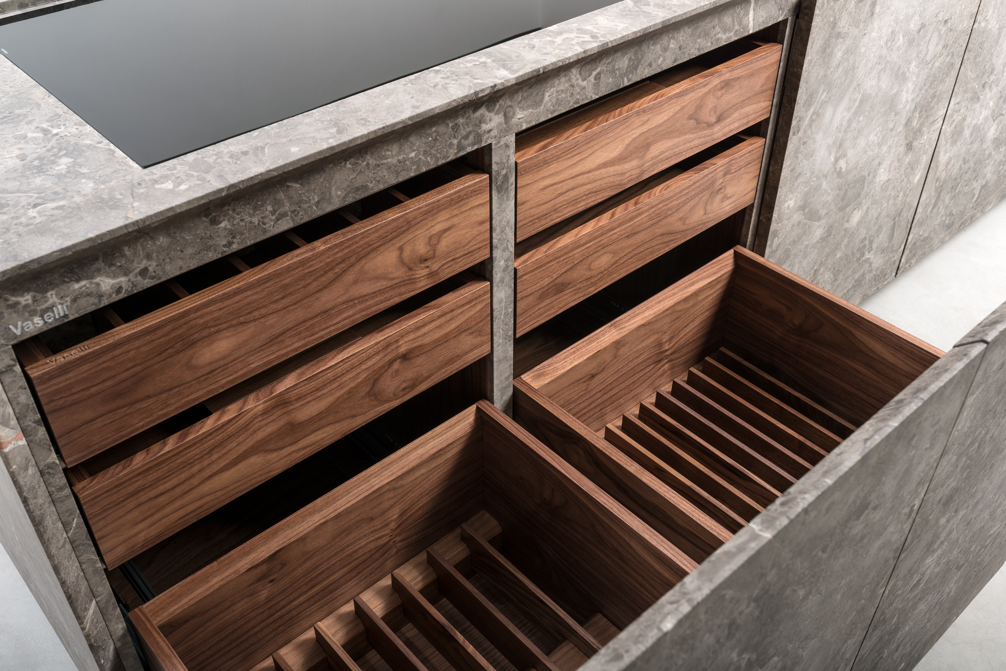 Vaselli_OCO-Kitchen_Grigio-Billiemi_DAD7371