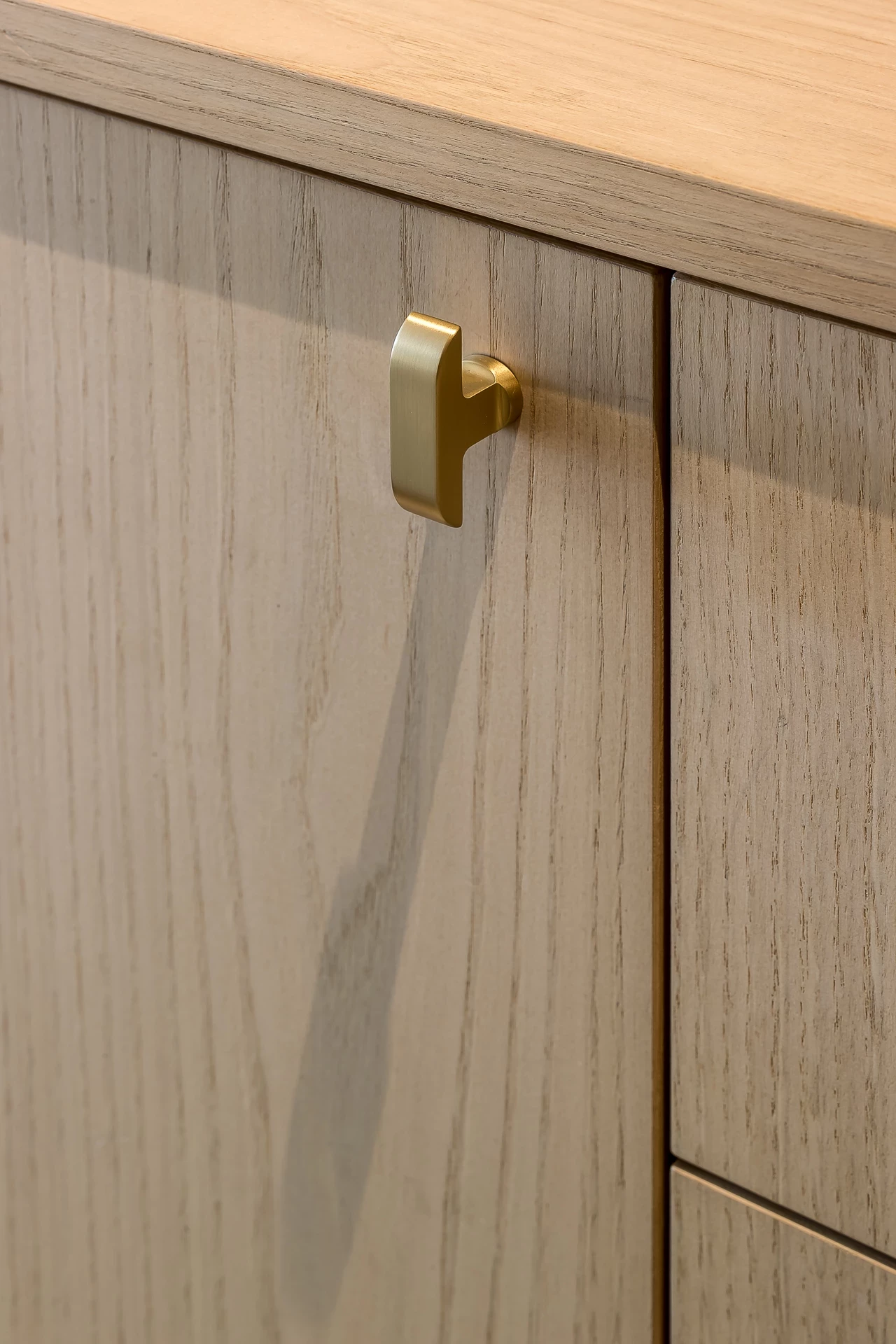 jules_cabinet-knob_grain_rr_cafeine-be-13-1800x